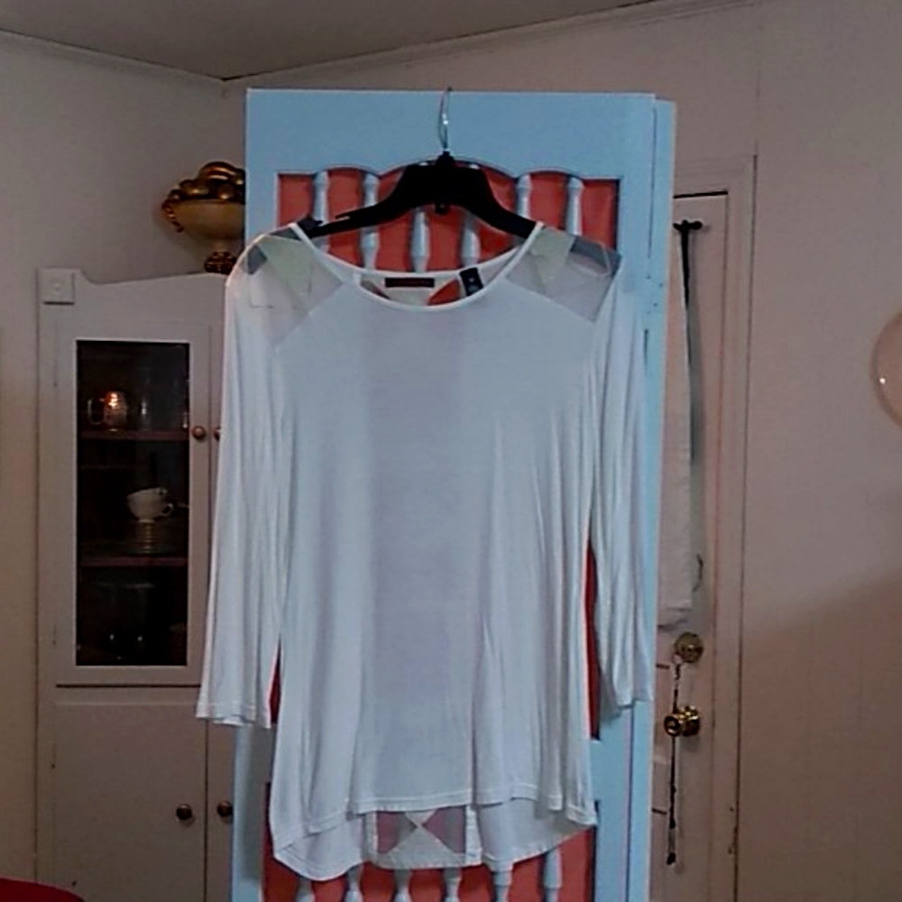 🆒🆒 BKE red Cream top with see through 🆒🆒